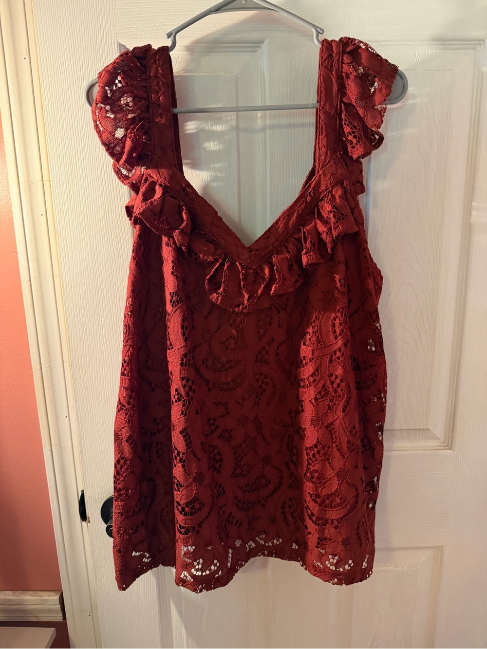 torrid rust colored  Lace Ruffle V-Neck Camisole blouse, gorgeous, layered